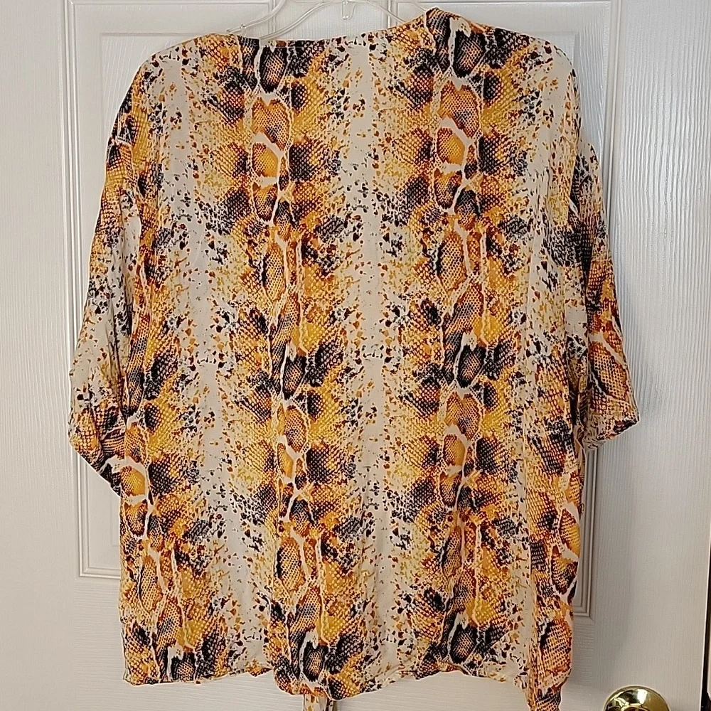 Cato Blouse XL Animal Print V-Neck Tie at Bottom Batwing Orange Brown Black